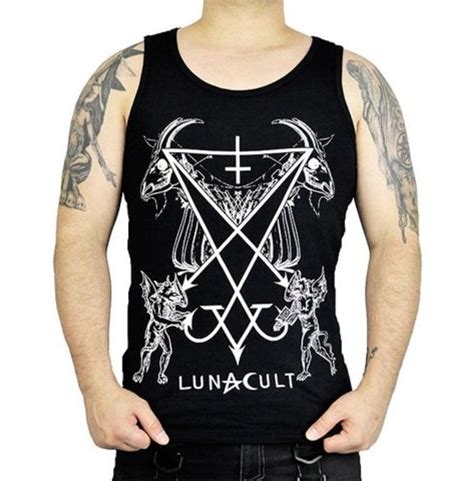 Male occult practitioner clothing